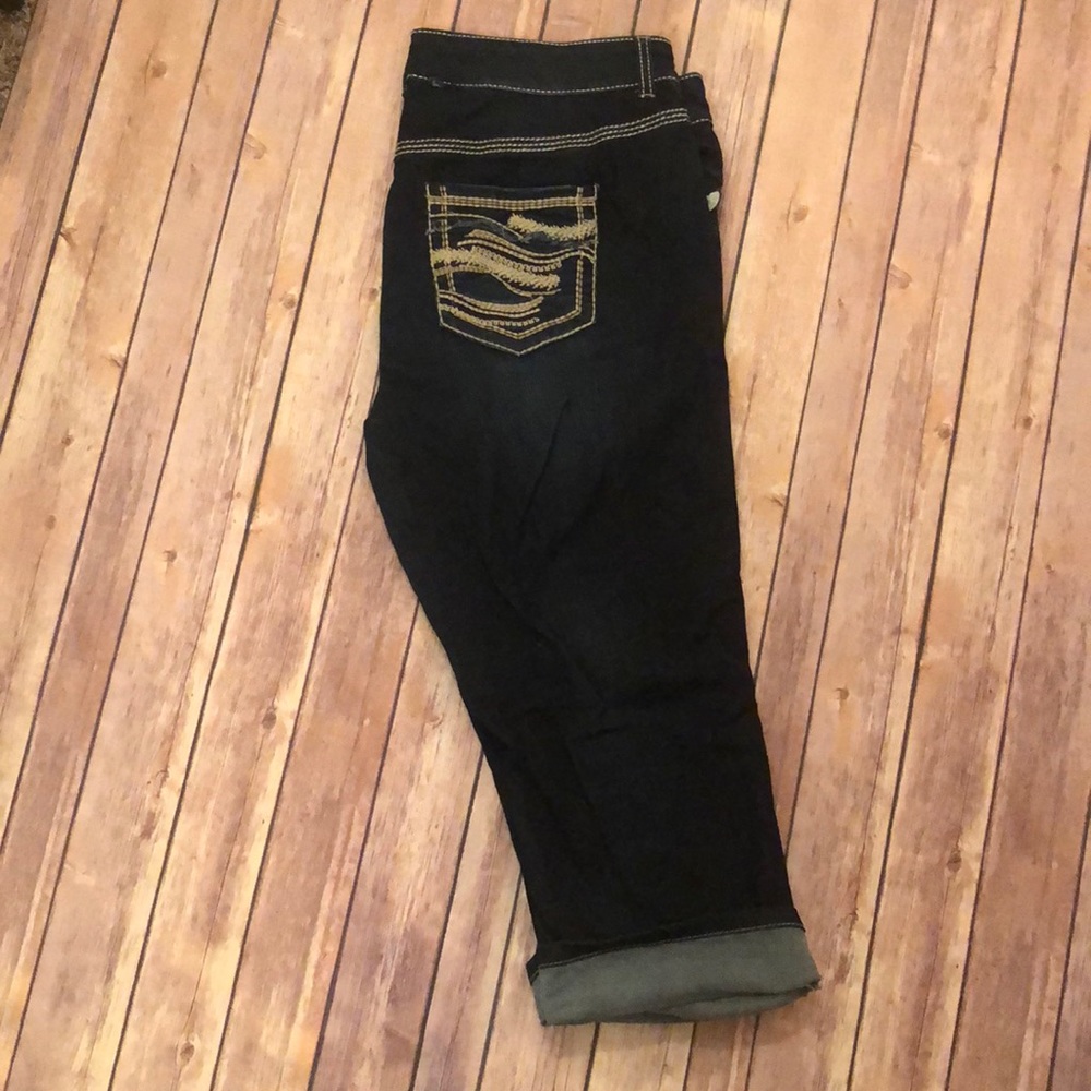 Maurice’s Dark Wash Capris